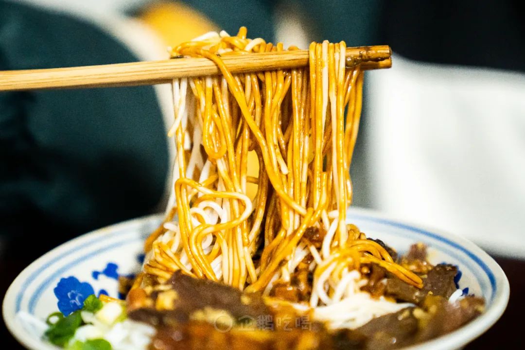 辣到落泪也舍不得停嘴的宝藏城市，不是长沙成都重庆