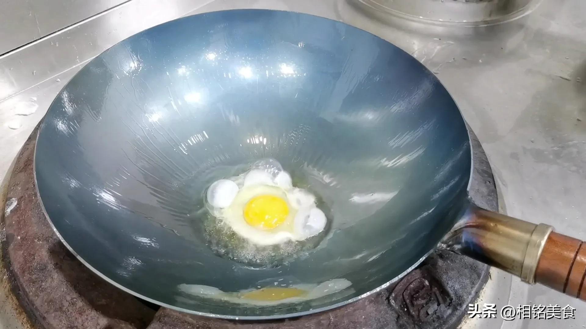 新铁锅怎样开锅小妙招视频,不粘锅的铁锅最佳开锅方法