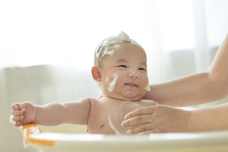 深圳热水器怎么买,中山即热式电热水器哪个牌子好
