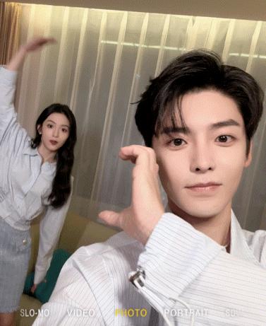 少年白马醉春风侯明昊出圈,侯明昊周也护心直播回放