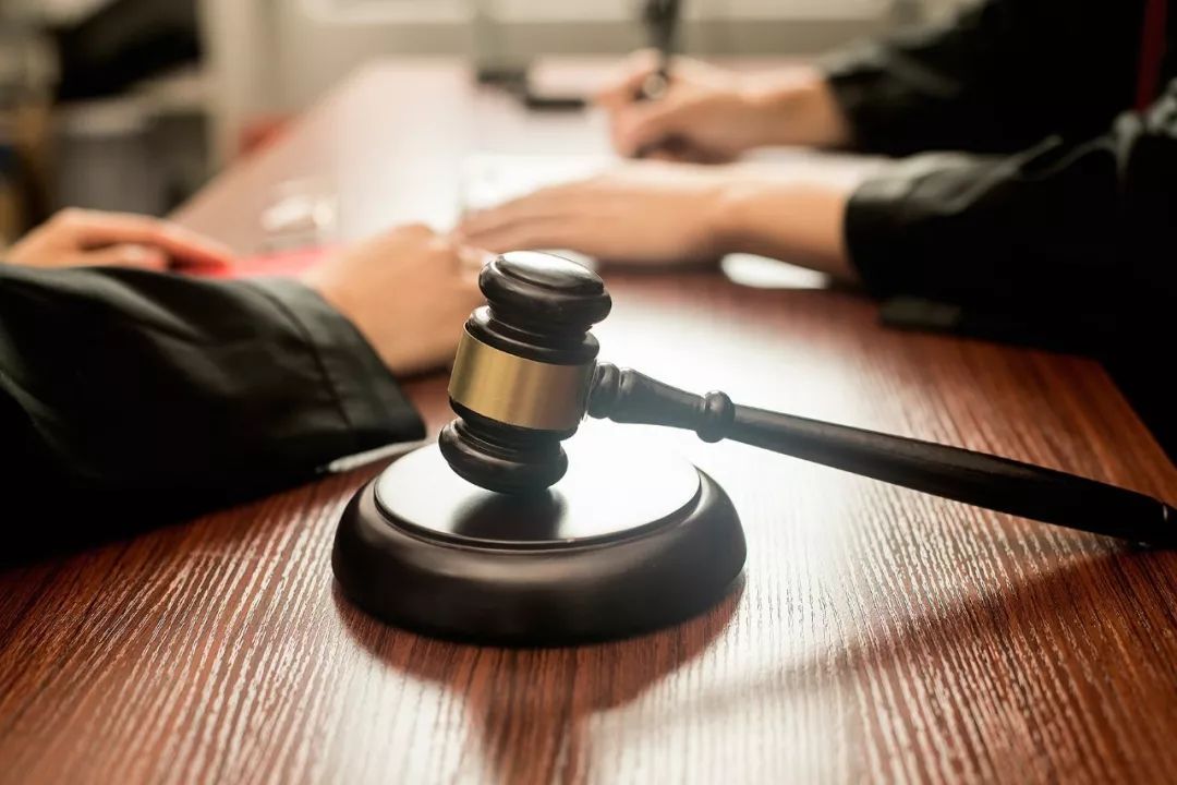 擅自使用他人短视频用于商业推广构成侵权浙江瑞安法院认定一“淘宝客”侵犯信息网络传播权，判令赔偿损失