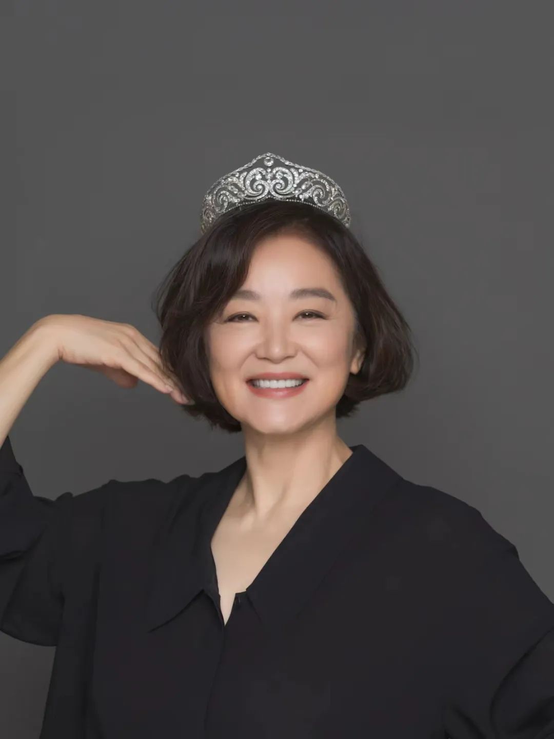 “鸽子蛋”算什么，现在婚礼上戴它才是大热门！