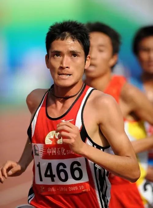 昔日千万富翁今日沦落街头,昔日百万富翁如今落魄