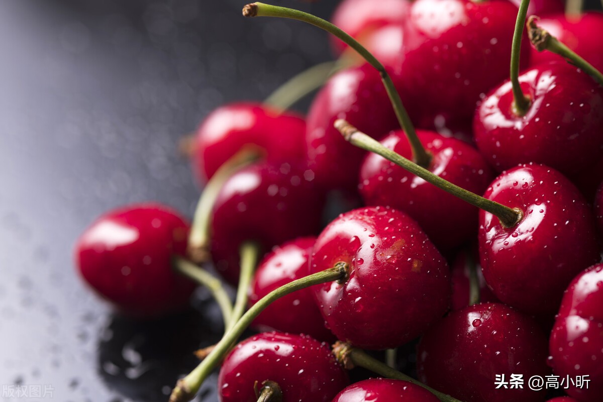 车厘子和樱桃的区别哪个贵一些,为什么车厘子价格比樱桃贵很多