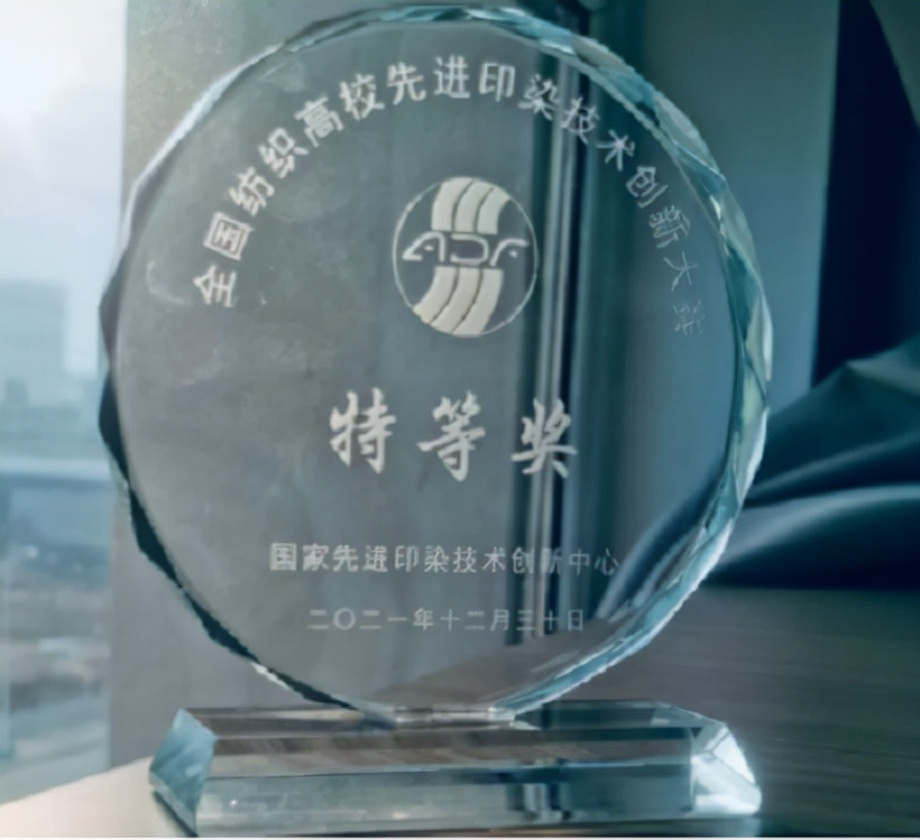 重磅！上海学霸团发明“新型”医用止血纱布，捧回“全国唯一”特等奖！