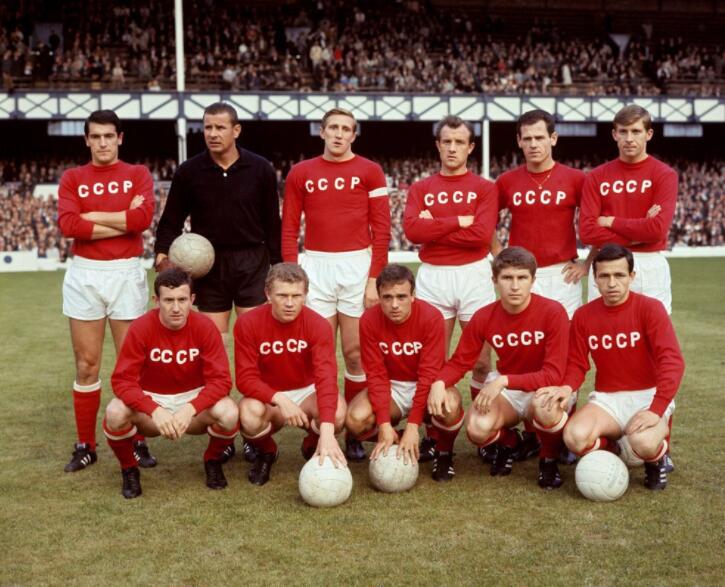 世界杯亚洲最多几支球队进十六强,历届世界杯16强球队排名表