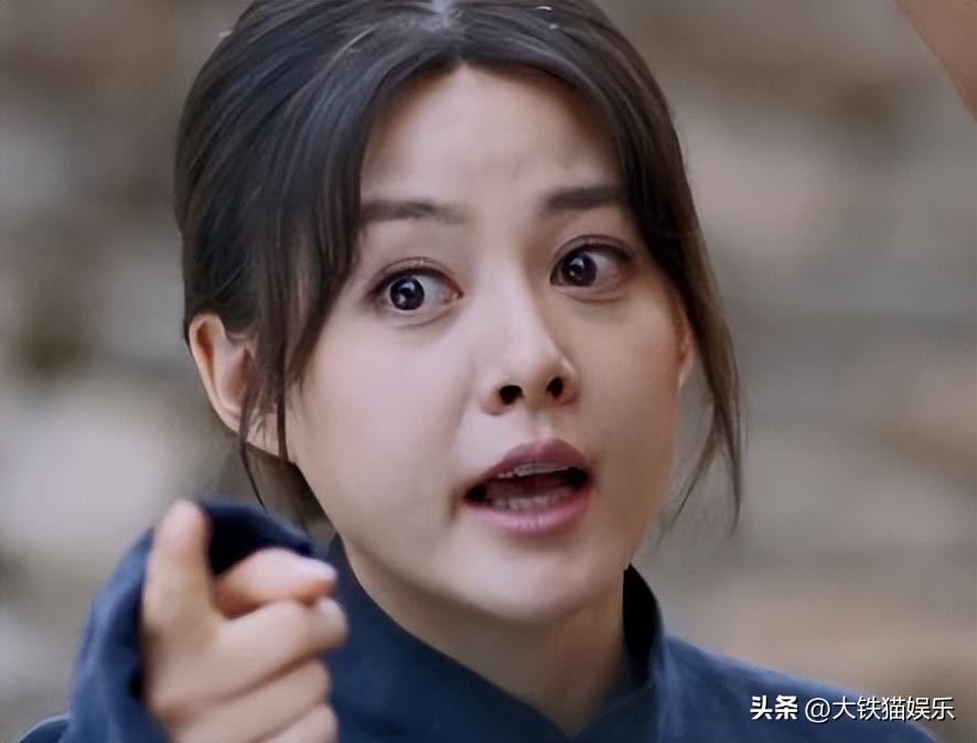 “荧幕女兵”的消亡史：蛇精脸、大浓妆，求你们别再*辱侮**战士了