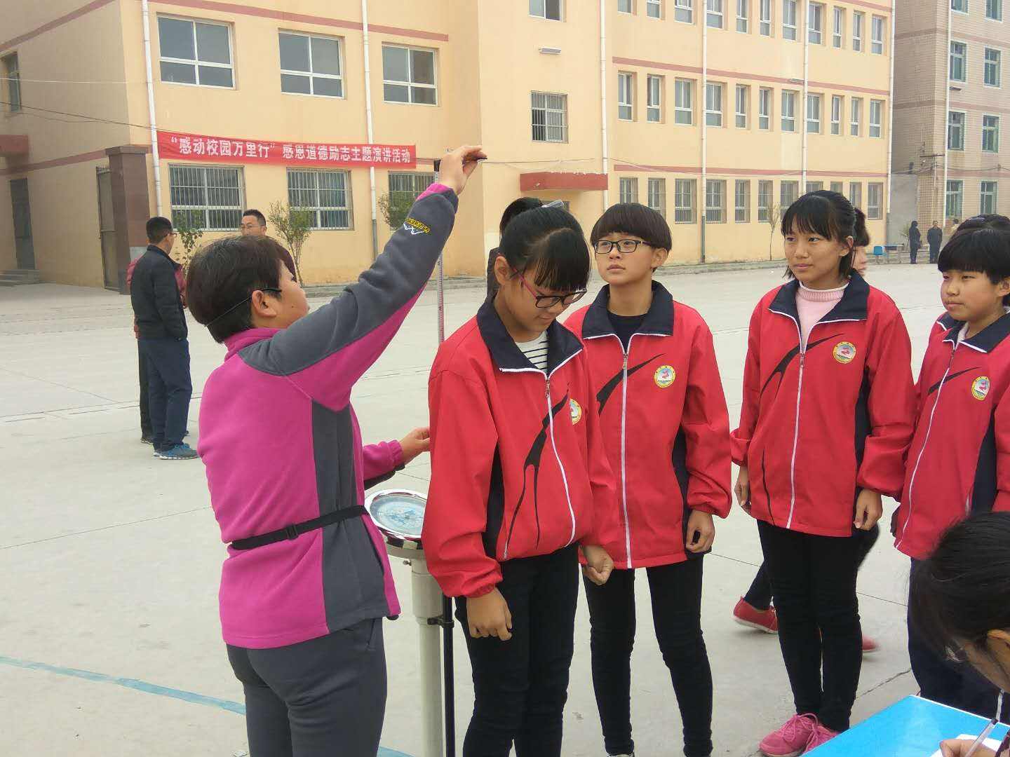 13岁身高才1米35要怎样才能长高,13岁男孩长高方法