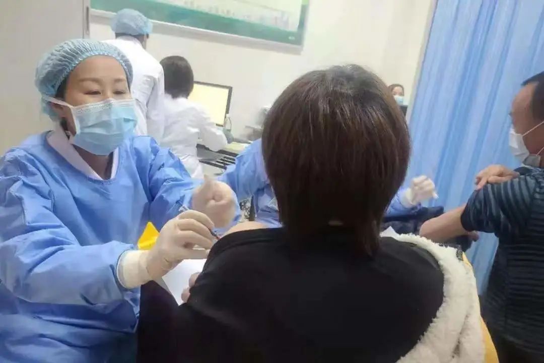 做好疫情防控都江堰在行动,压紧防控责任筑牢安全防线