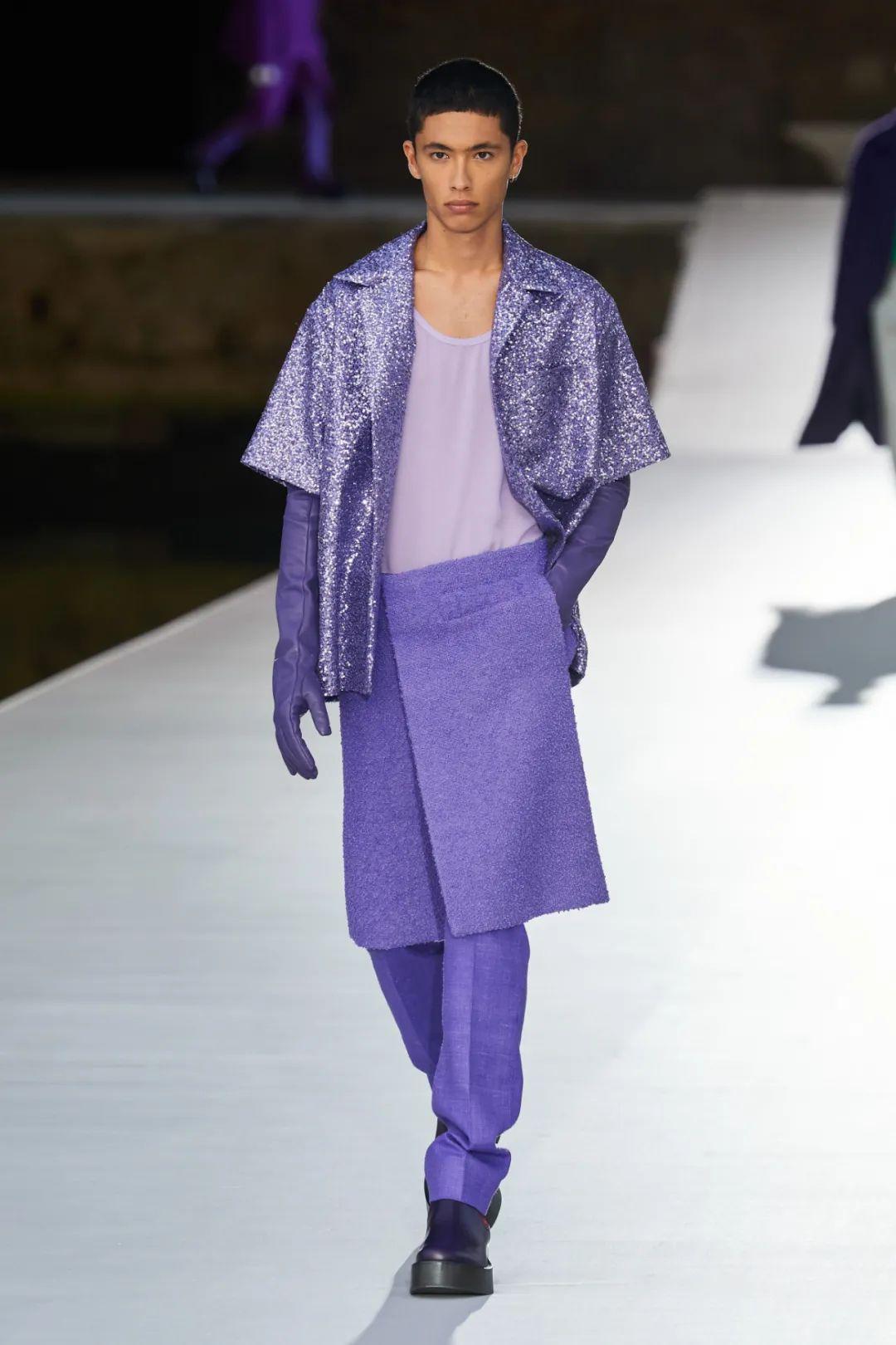 长春花蓝搭配哪些颜色好看,2022流行色长春花蓝红绿蓝比例