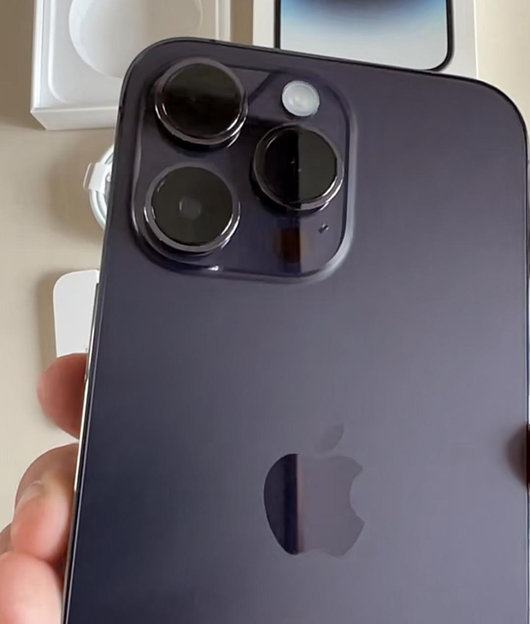 iphone14买回来有膜吗,无锁的iphone14也需要拆机吗