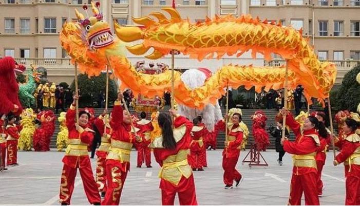 九狮拜象,是赣南客家人年俗,没出过宰相和皇帝的姓氏不能举办