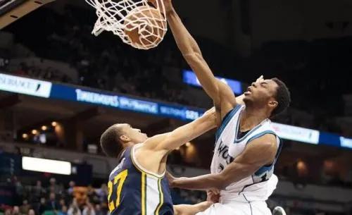 威金斯穆雷利拉德,威金斯顶薪续约