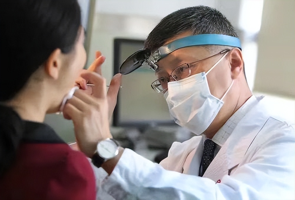 一种边缘*行为性**，让我确诊了喉癌，希望大家能引以为戒！