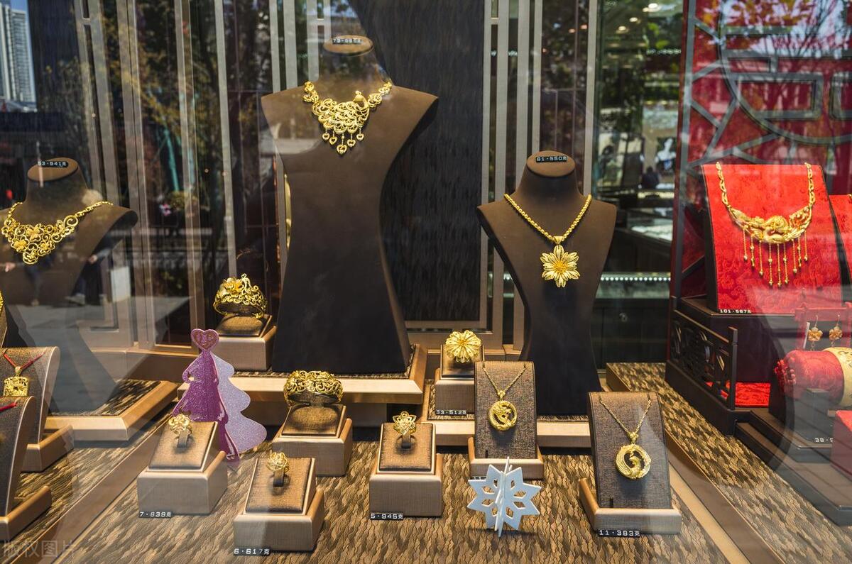 黄金排名前十名品牌有哪些,各大品牌黄金哪个比较好