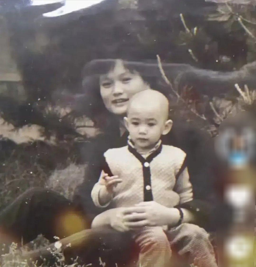 演员李小冉变化太大了吧,演员李小冉结过几次婚了