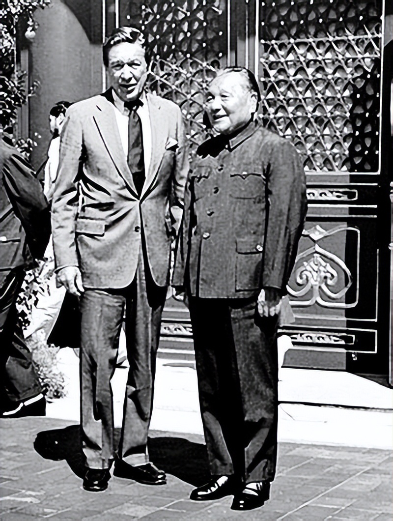 1986年华莱士问：台湾有何必要同大陆统一？*小平邓**的回答震耳欲聋