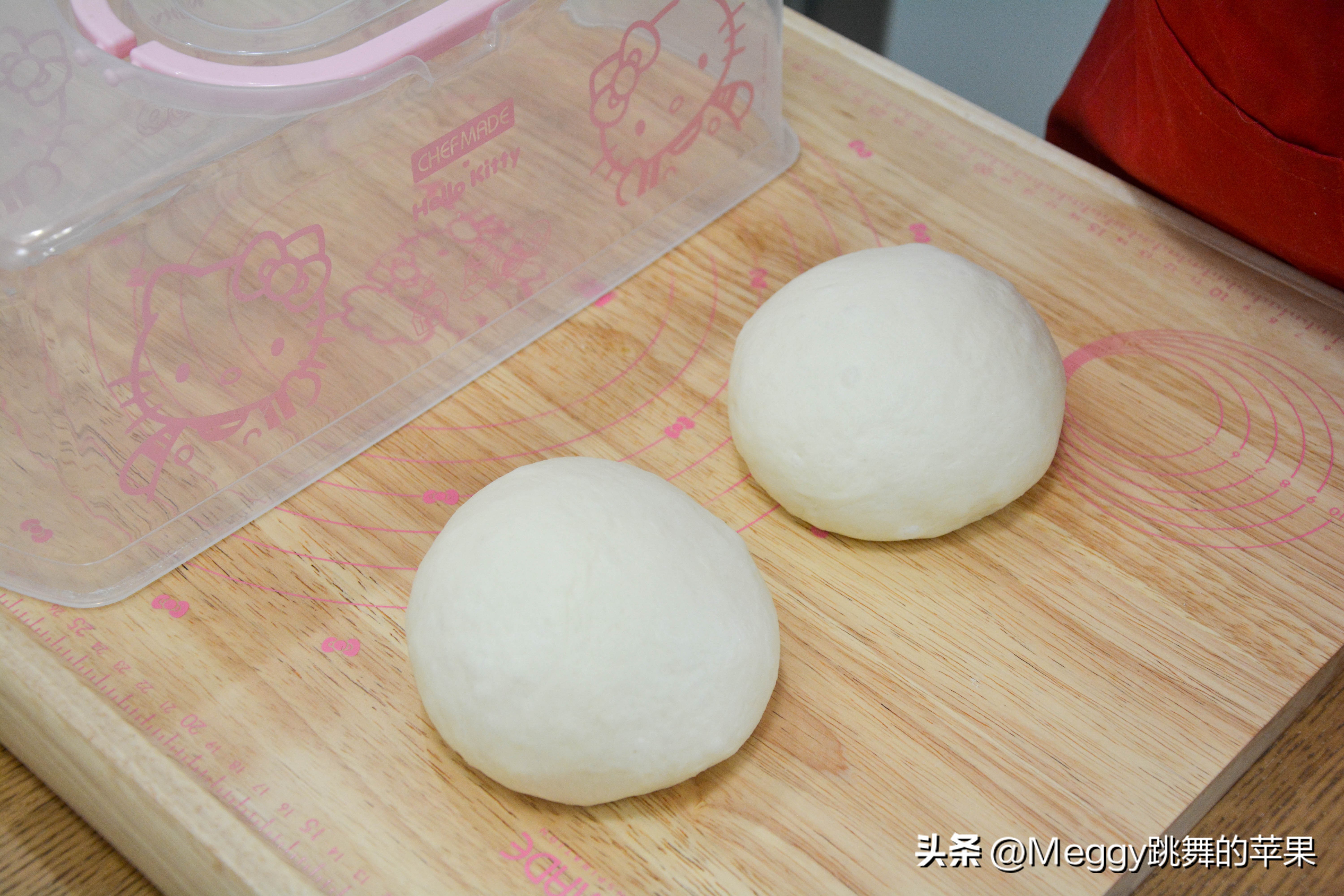 这个奶酪花环面包棒极了,颜值与美味并存,新年送礼可以有