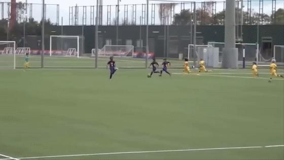 梅西夺冠后亲吻妻子,梅西夺冠亲吻爱妻