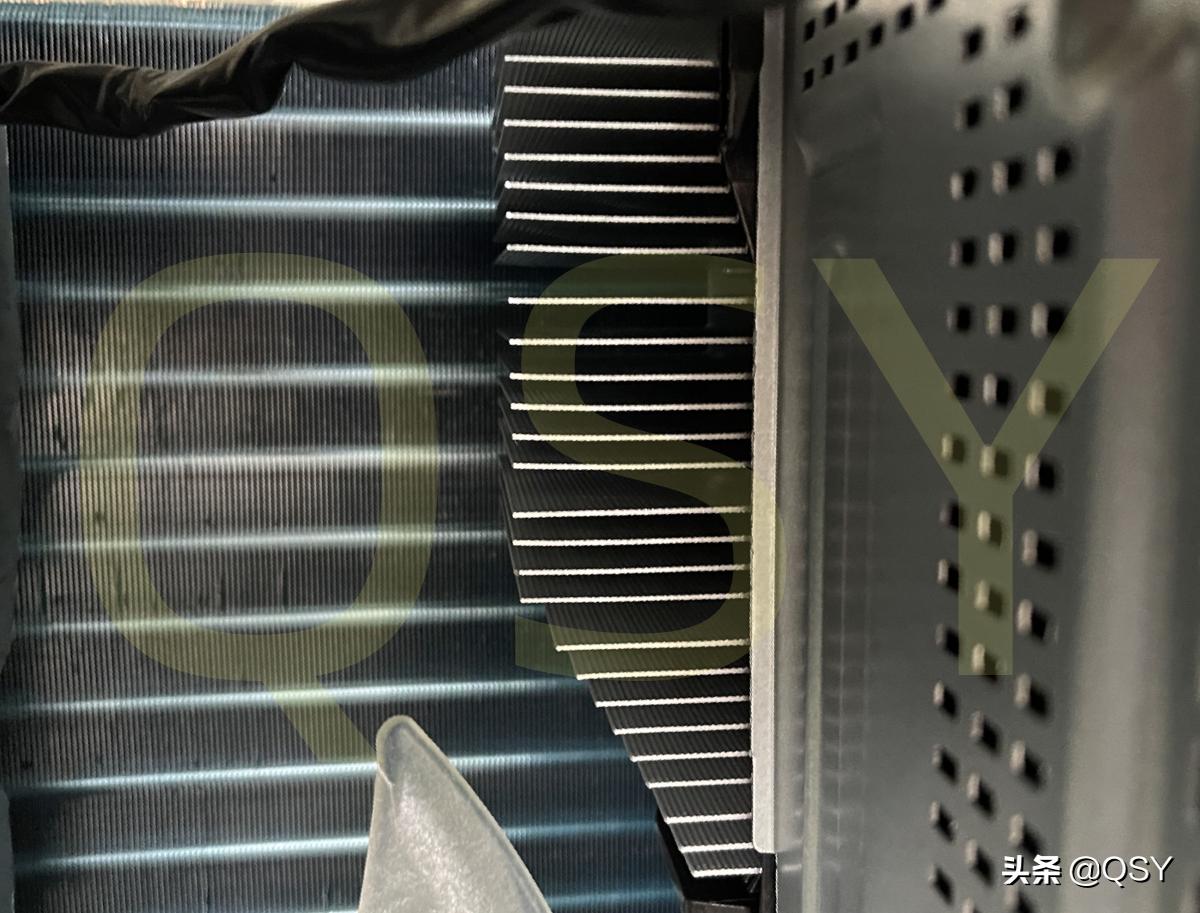 格力两匹云颜空调拆机对比,格力空调云恬1.5匹一级变频空调