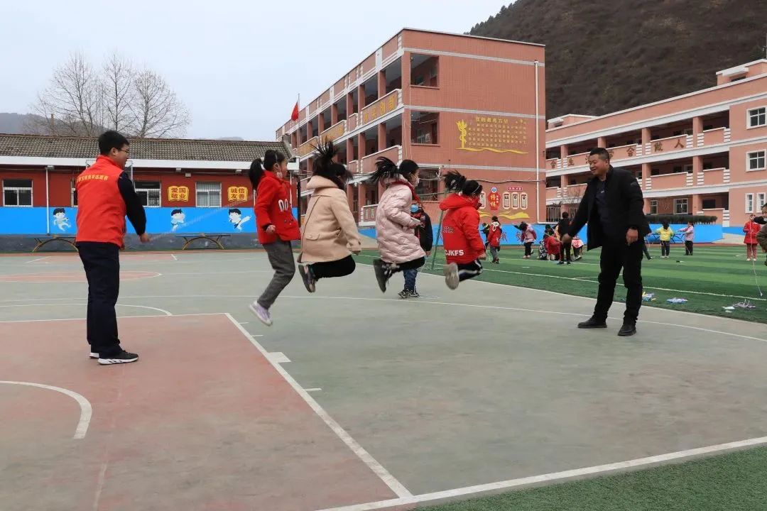 陕西共青团助农公益直播,共青团志愿者扶贫活动