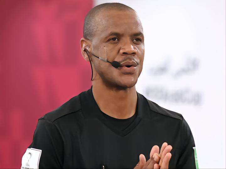 奇葩裁判完整视频,奇葩裁判搞笑视频