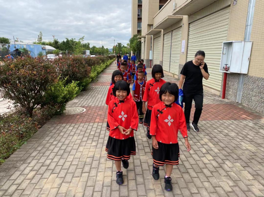 佤山少年足球队,佤山小足球队