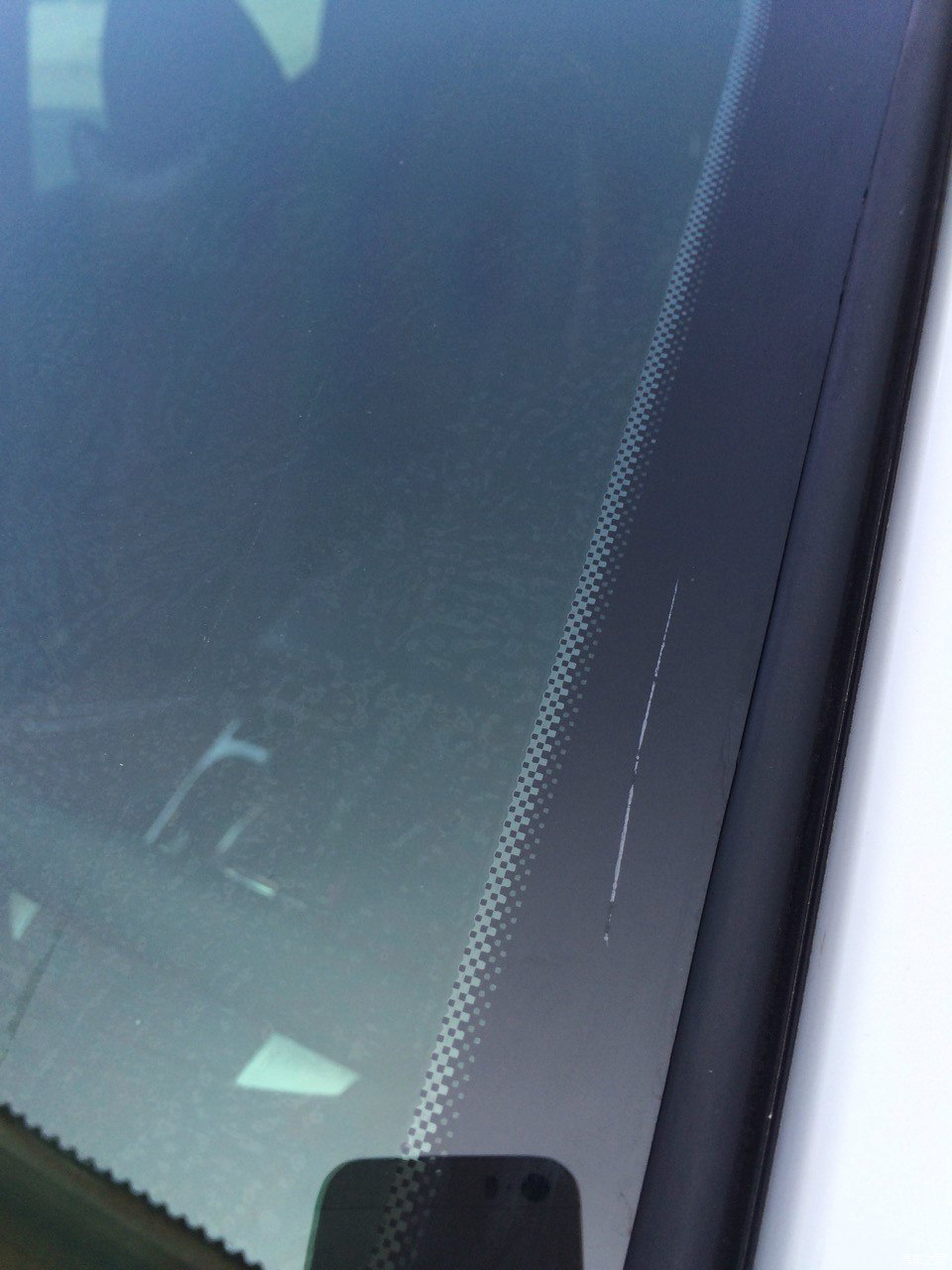 4s店贴玻璃膜会刮伤玻璃吗,4s店贴膜弄碎了玻璃