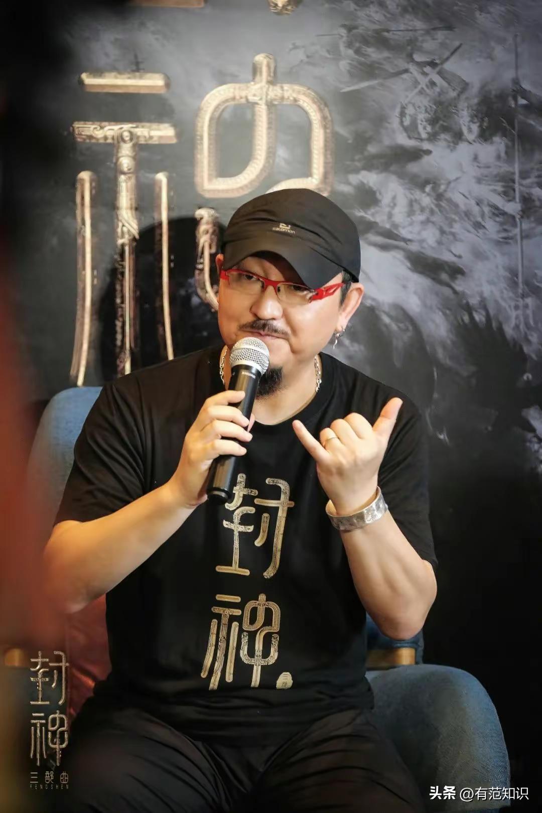 这次轮到51岁乌尔善翻车了?九尾狐“袒胸露乳”,观众直呼辣眼睛