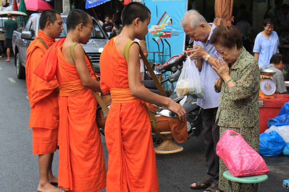 “性从业者”泛滥成灾，依靠桃色产业生存的泰国，如今现况如何？