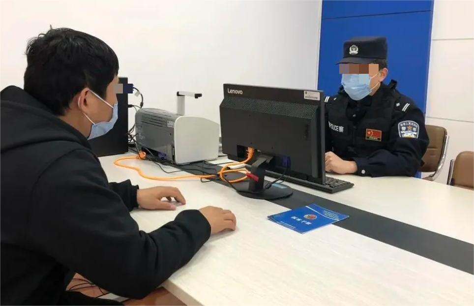 男子偷手机50元贱卖,男子网吧偷手机卖掉