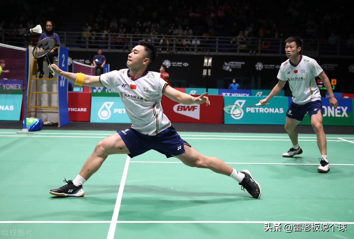 澳羽赛翁泓阳夺冠视频,翁泓阳新加坡羽毛球公开赛