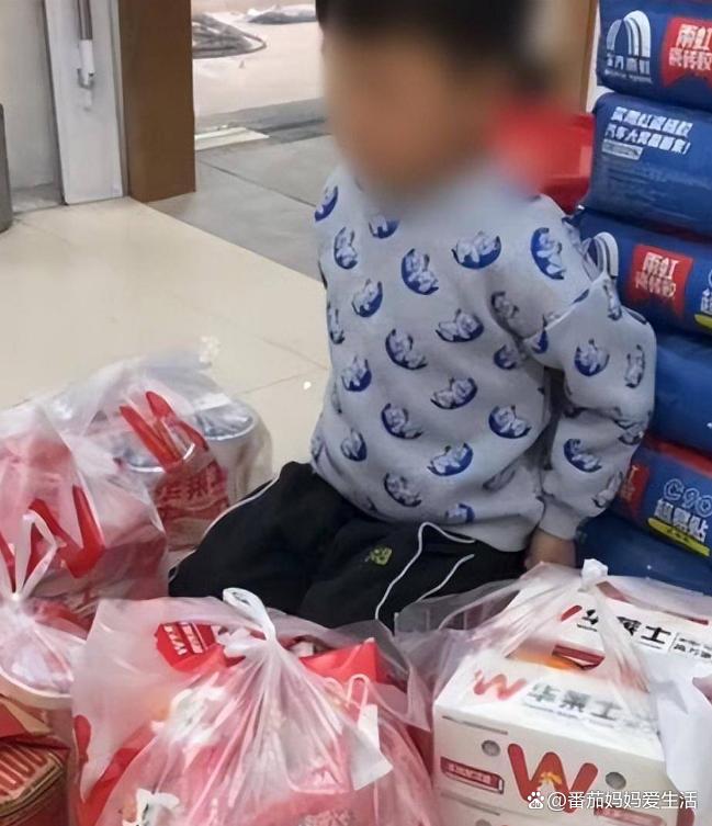 男孩误点700多份外卖 (男孩误点600多元外卖)