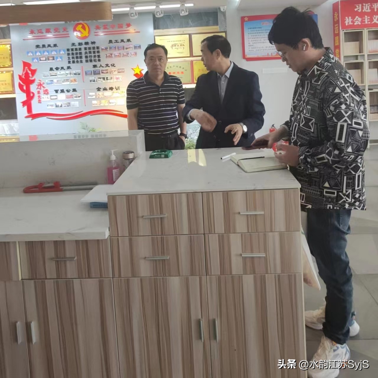 蔡维志一行调研百盟物流司机之家等“宿话说”社情*意民**收集点