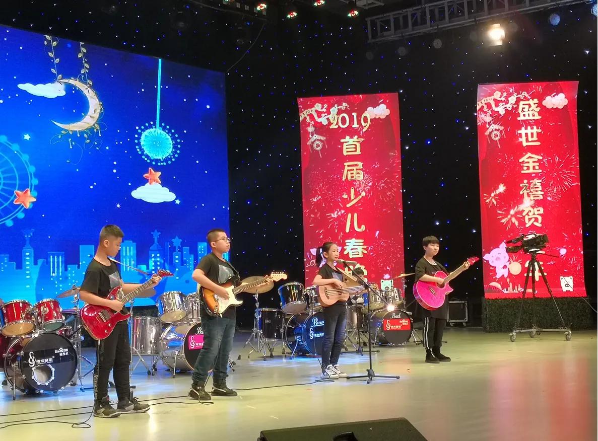 吉他好学吗多久能学会一首曲子,吉他好学吗想买的话有什么推荐吗