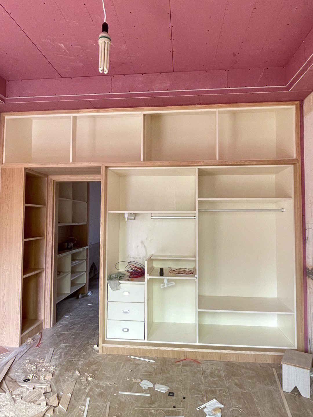 全屋定制比木工做柜子贵多少钱,木工打柜子和全屋定制有啥区别