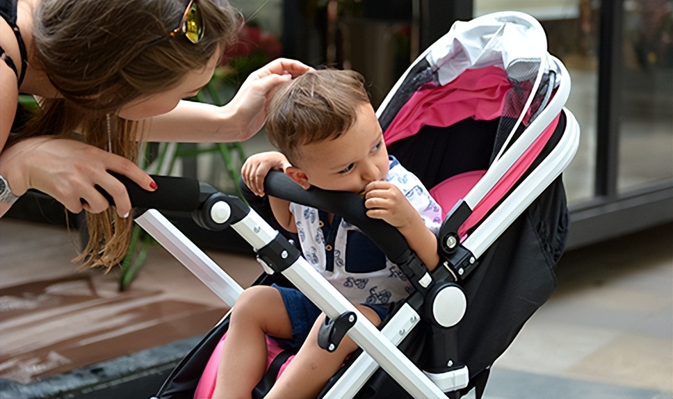 婴儿推车什么时候用,婴儿推车一般适合多大的宝宝