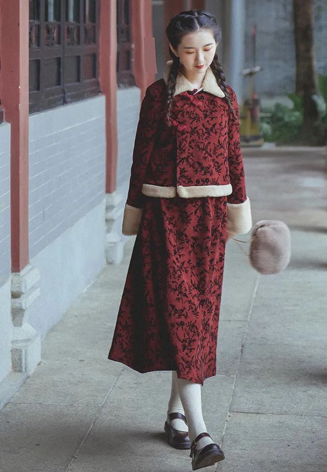 开春穿这5条裙子开始美起来吧,气质修身裙照着穿精致又高级