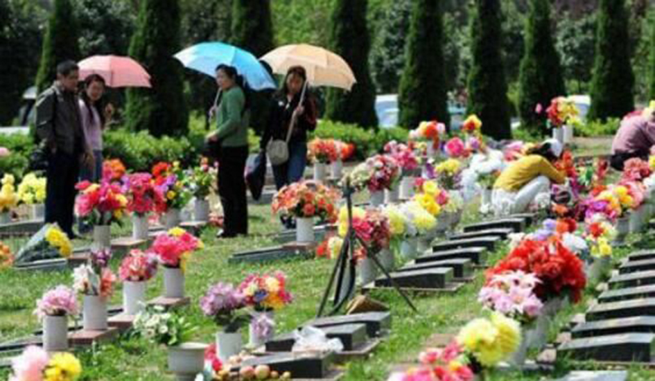 墓地租赁期是几年,墓地使用权可以一次性续费100年吗