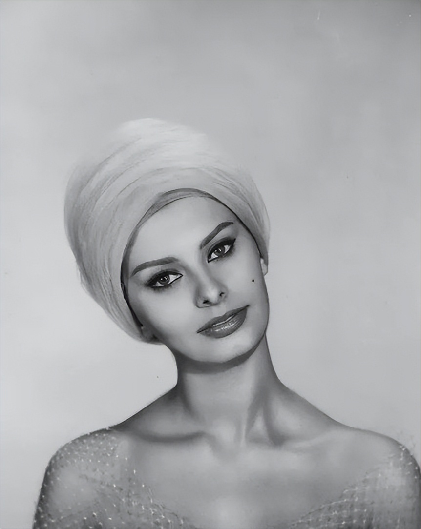 索菲亚罗兰惊艳写真照,索菲亚罗兰年轻最美的照片