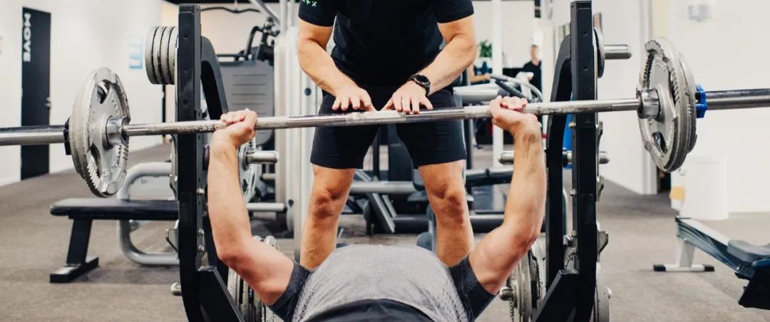 练肌肉要注意不借力吗,练肌肉最快的方法不用健身器材