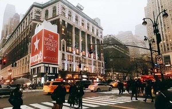 梅西百货：“苦苦挣扎”的落寞巨人