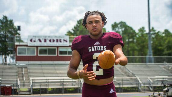 KaylebWagner打破了DerrickHenry记录。他可以获得FBS奖学金吗？