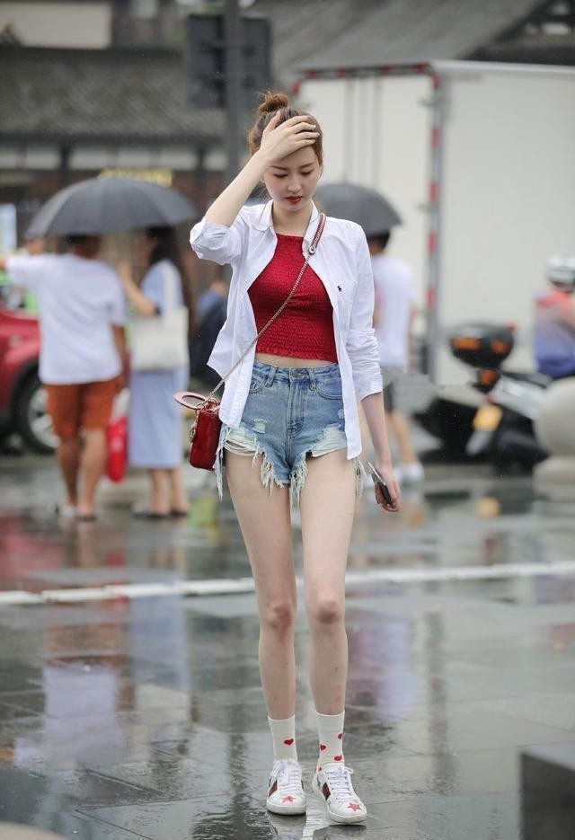 复古灰阔腿牛仔裤穿搭,阔脚裤优雅大气高级感穿搭