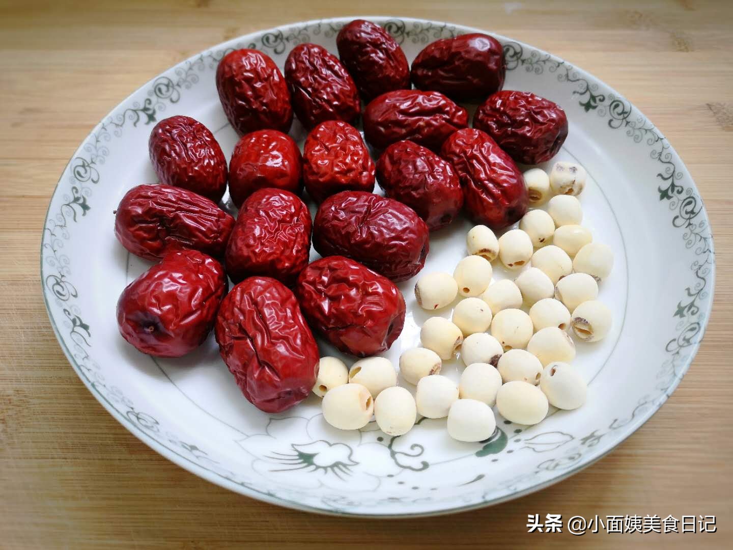 女人到了40岁建议多吃这几样,女性过了40岁推荐常吃3种食物