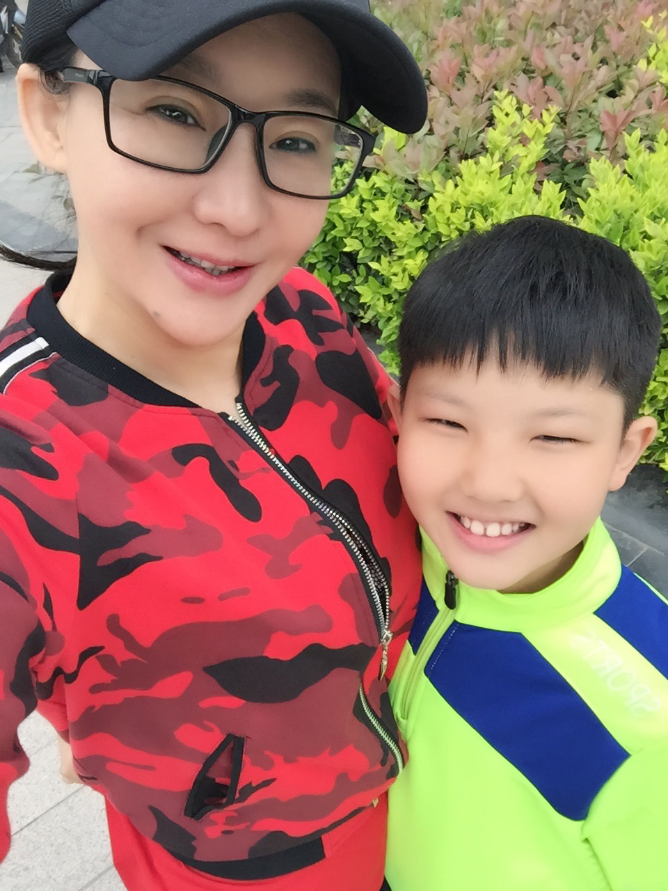 孙楠与买红妹离婚13年:一个再婚娶主持人,一个单身带娃生活