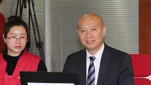 一根鸭脖撑起500亿帝国，年赚40亿门店上万，绝味一招干掉周黑鸭