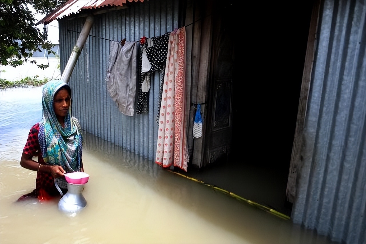 快速发展的特大城市达卡的贫民窟和非贫民窟，社区改善水成本如何