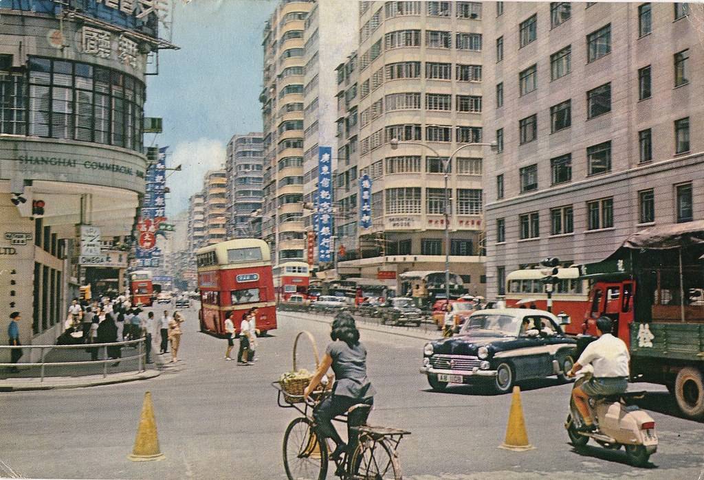 1997年香港回归谈判,邓爷爷霸气反击,英方敢拖就一锤子砸死