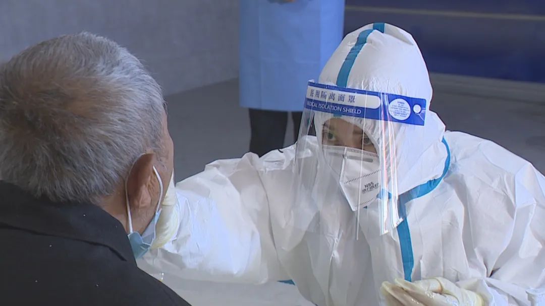 白绿蓝红黄,白绿黄红黑